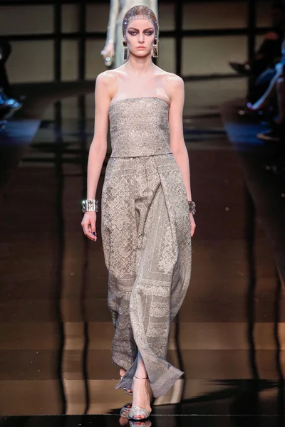 Look 49